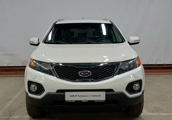 Подержанный автомобиль Kia Sorento 2011 года (2 фото)