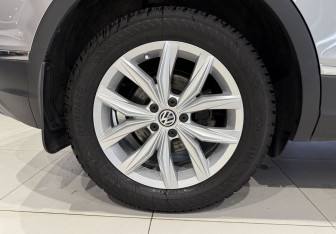 Подержанный автомобиль Volkswagen Tiguan 2019 года (21 фото)