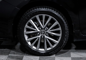 Подержанный автомобиль Toyota Camry Sedan 2017 года (15 фото)