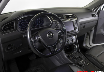 Подержанный автомобиль Volkswagen Tiguan 2017 года (19 фото)