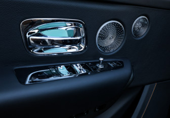 Подержанный автомобиль Rolls-Royce Cullinan 2019 года (31 фото)