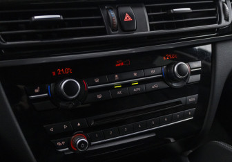 Подержанный автомобиль BMW X6 2019 года (23 фото)