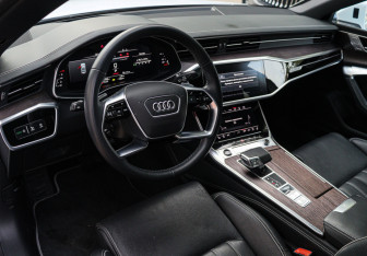 Подержанный автомобиль Audi A7 2021 года (11 фото)