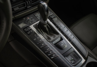 Подержанный автомобиль Porsche Macan 2019 года (11 фото)