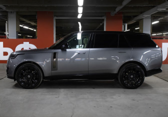 Подержанный автомобиль Land Rover Range Rover 2023 года (8 фото)