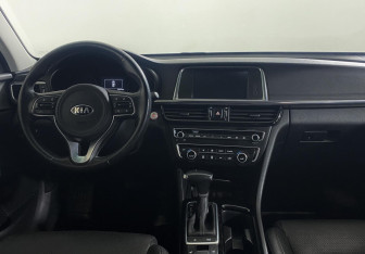 Подержанный автомобиль Kia Optima Sedan 2017 года (8 фото)