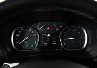 Подержанный автомобиль Peugeot Traveller 2021 года (11 фото)