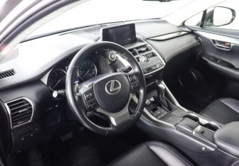 Подержанный автомобиль Lexus NX 2019 года (9 фото)