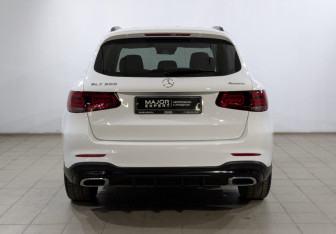 Подержанный автомобиль Mercedes-Benz GLC Coupe 2021 года (17 фото)