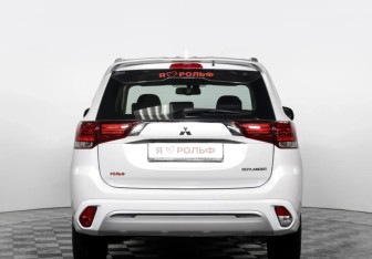 Новый Mitsubishi Outlander 2023 (4 фото)