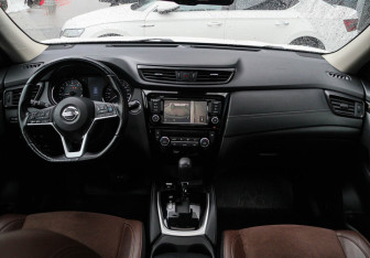 Подержанный автомобиль Nissan X-Trail 2021 года (10 фото)