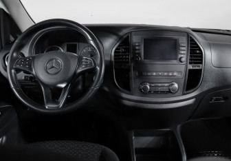 Подержанный автомобиль Mercedes-Benz Vito 2020 года (12 фото)