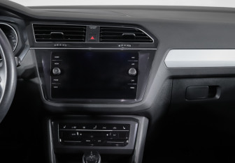 Подержанный автомобиль Volkswagen Tiguan 2020 года (13 фото)