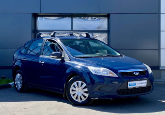 Подержанный автомобиль Ford Focus Hatchback 2009 года (3 фото)