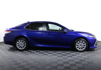Подержанный автомобиль Toyota Camry Sedan 2021 года (4 фото)