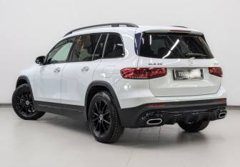 Подержанный автомобиль Mercedes-Benz GLB 2021 года (7 фото)