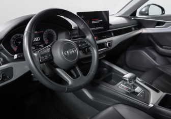 Подержанный автомобиль Audi A4 Sedan 2020 года (14 фото)