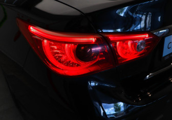 Подержанный автомобиль Infiniti Q50 2017 года (26 фото)