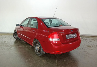 Подержанный автомобиль Kia Cerato Sedan 2008 года (6 фото)