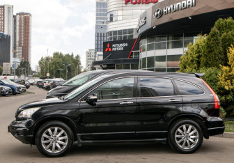 Подержанный автомобиль Honda CR-V 2011 года (6 фото)