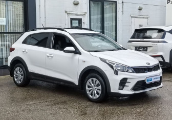 Подержанный автомобиль Kia Rio Hatchback 2021 года (3 фото)