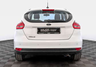 Подержанный автомобиль Ford Focus Hatchback 2018 года (6 фото)