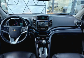 Подержанный автомобиль Chevrolet Orlando 2014 года (11 фото)