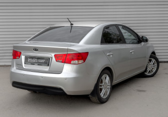Подержанный автомобиль Kia Cerato Sedan 2012 года (5 фото)