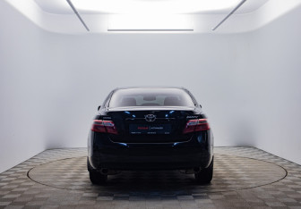 Подержанный автомобиль Toyota Camry Sedan 2008 года (6 фото)