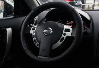 Подержанный автомобиль Nissan Qashqai 2010 года (11 фото)