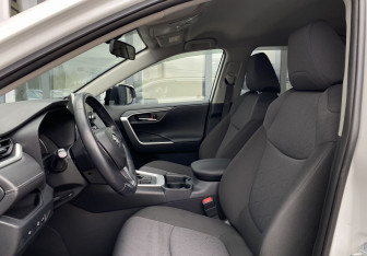 Подержанный автомобиль Toyota RAV4 2019 года (23 фото)