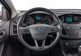 Подержанный автомобиль Ford Focus Hatchback 2017 года (22 фото)