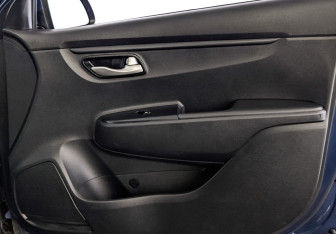 Подержанный автомобиль Kia Rio Hatchback 2021 года (23 фото)