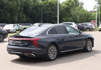 Подержанный автомобиль Hongqi H5 2024 года (5 фото)