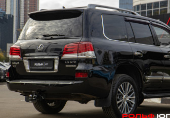 Подержанный автомобиль Lexus LX 2013 года (23 фото)