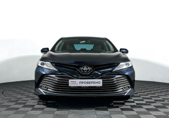 Подержанный автомобиль Toyota Camry Sedan 2018 года (2 фото)