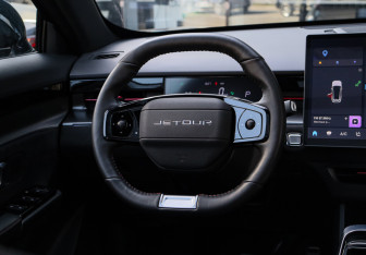 Подержанный автомобиль Jetour Dashing 2023 года (14 фото)