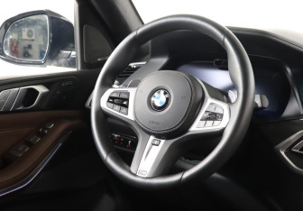 Подержанный автомобиль BMW X7 2020 года (15 фото)