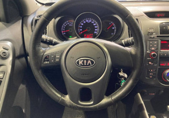 Подержанный автомобиль Kia Cerato Sedan 2012 года (13 фото)