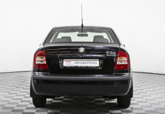 Подержанный автомобиль Skoda Octavia Liftback 2007 года (6 фото)