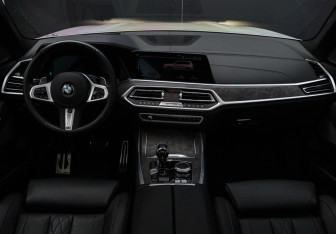 Подержанный автомобиль BMW X7 2019 года (15 фото)