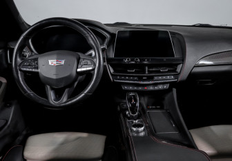 Подержанный автомобиль Cadillac CT5 2021 года (12 фото)
