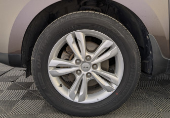 Подержанный автомобиль Hyundai ix35 2012 года (12 фото)