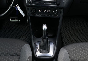 Подержанный автомобиль Volkswagen Polo Sedan 2018 года (13 фото)