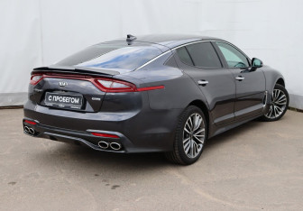 Подержанный автомобиль Kia Stinger 2019 года (4 фото)