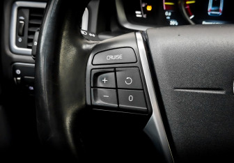 Подержанный автомобиль Volvo XC70 2014 года (25 фото)