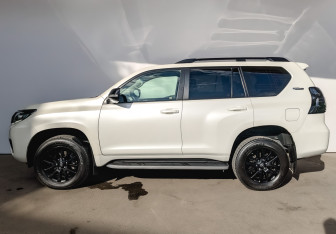 Подержанный автомобиль Toyota Land Cruiser Prado 2020 года (8 фото)