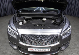 Подержанный автомобиль Infiniti QX60 2019 года (9 фото)