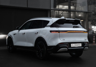 Подержанный автомобиль Voyah Free 2023 года (7 фото)