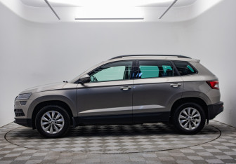 Подержанный автомобиль Skoda Karoq 2020 года (8 фото)